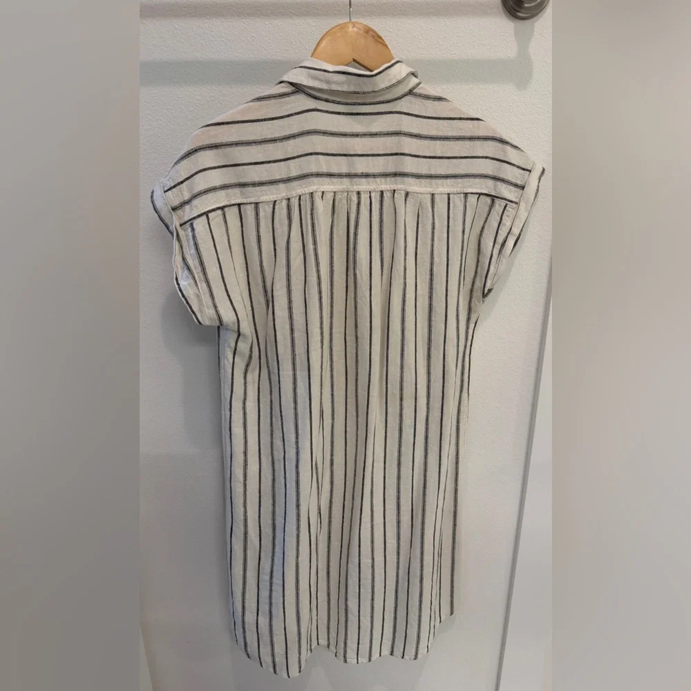 NEOT - Old Navy Cream Button Down Shirt Dress with Black Stripe Detail - Picture 3 of 7